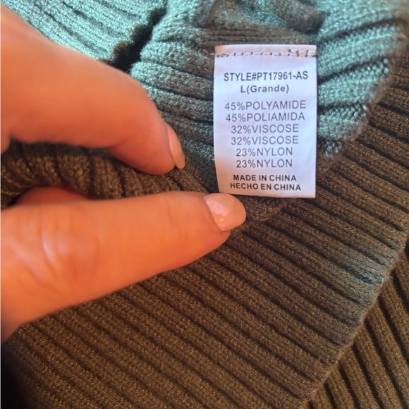 Altar'd State Green Ribbed Sweater - Picture 3 of 3